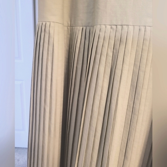 NWT Elie Tahari Pistachio Green Pleated Midi Dress - Picture 5 of 6